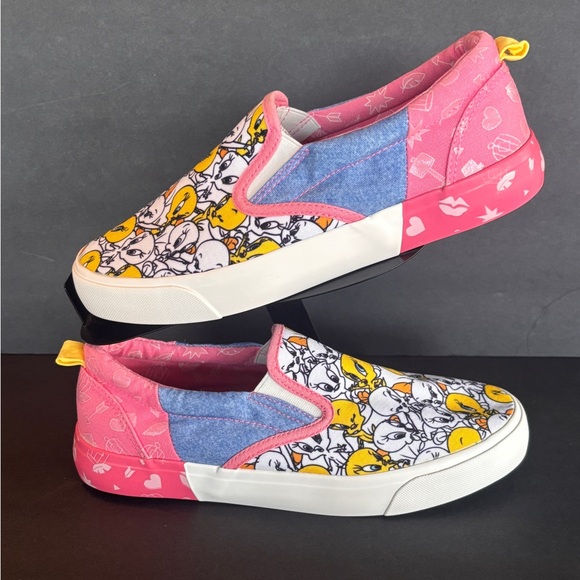 Ground Up Tweety Bird Colorful Cartoon Slip-On Shoes Womens size 7.5 - Picture 1 of 7